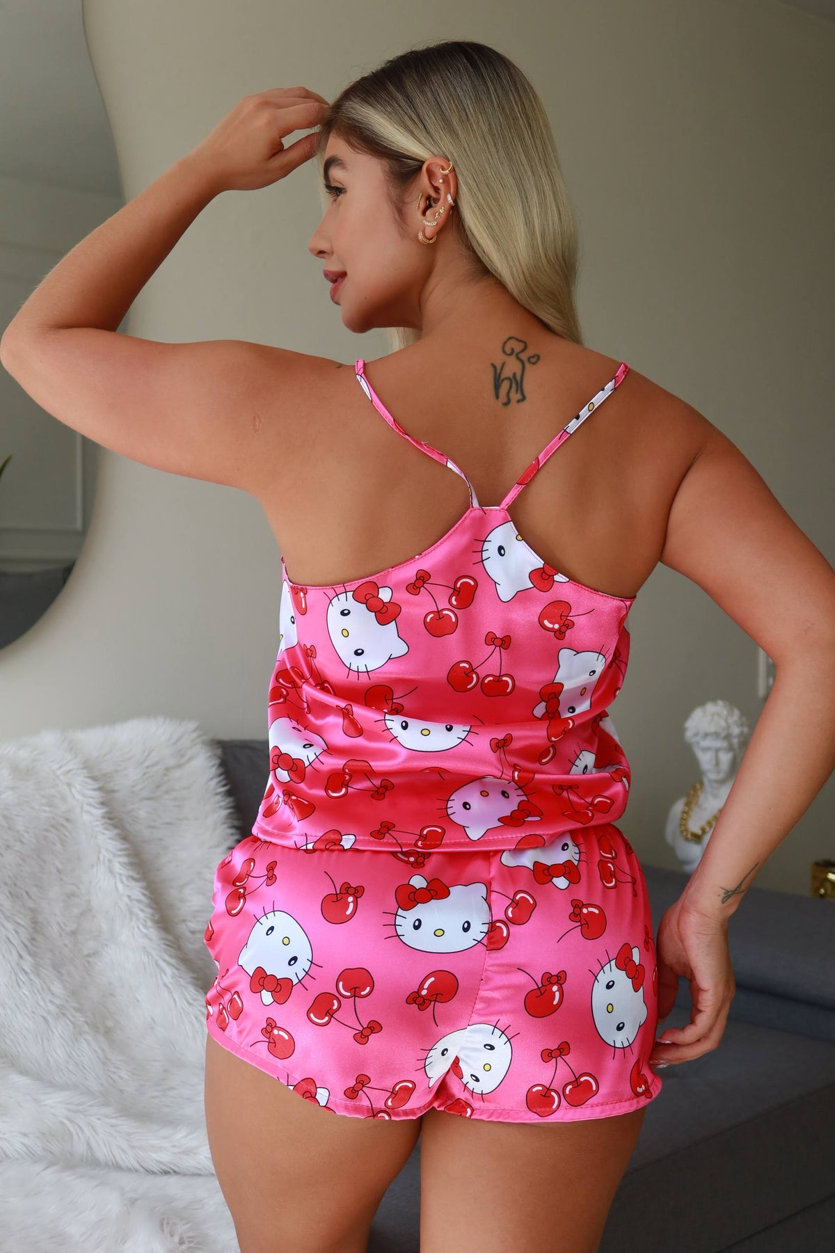 11413 LINDA FANTASTIC EXTRAVAGANCE